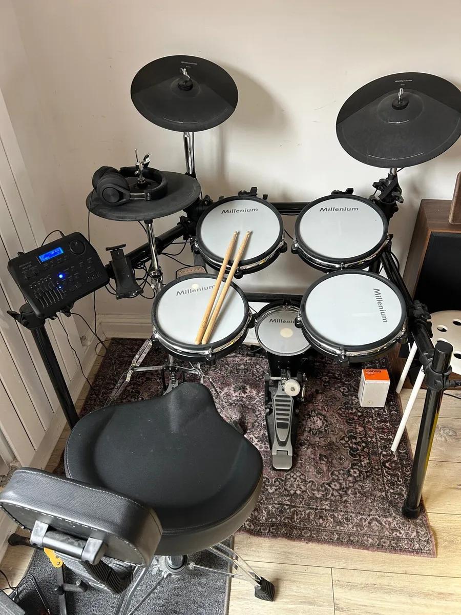 Drum kit electric & FREE Yamaha keyboard - Image 2
