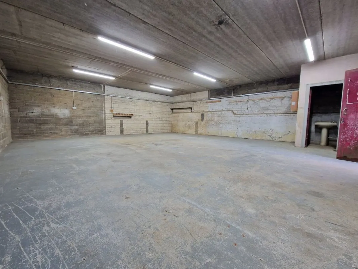 Storage Unit/ Workshop to Let - Image 4