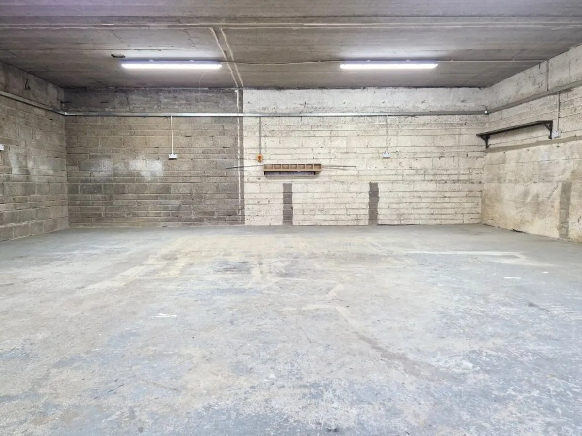Storage Unit/ Workshop to Let - Image 3