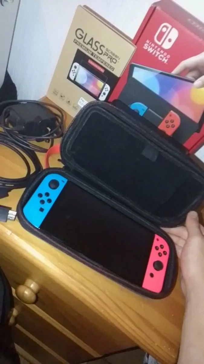 Nintendo switch OLED - Image 4