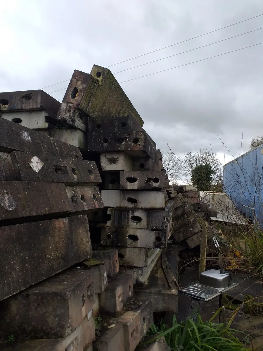 Concrete slabs - Image 1