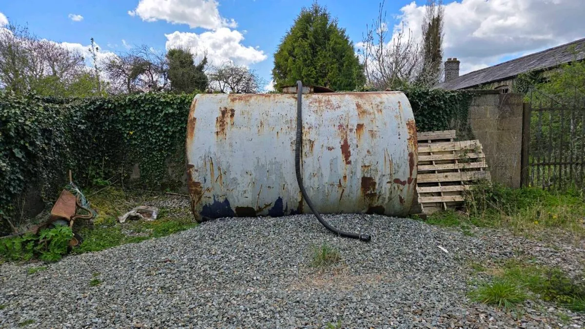 2,000 gallon steel tank - Image 3