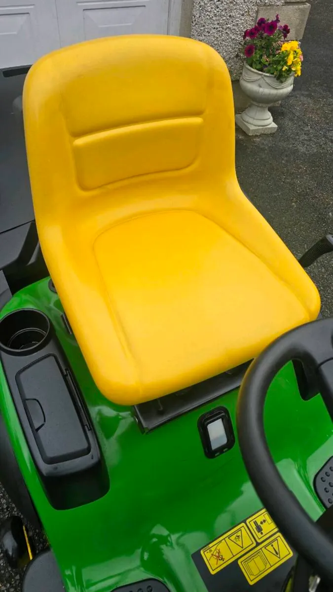 John Deere 42" LOW HOURS - Image 2