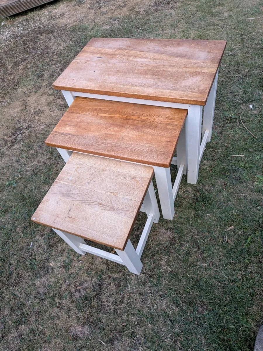Nest of tables - Image 1