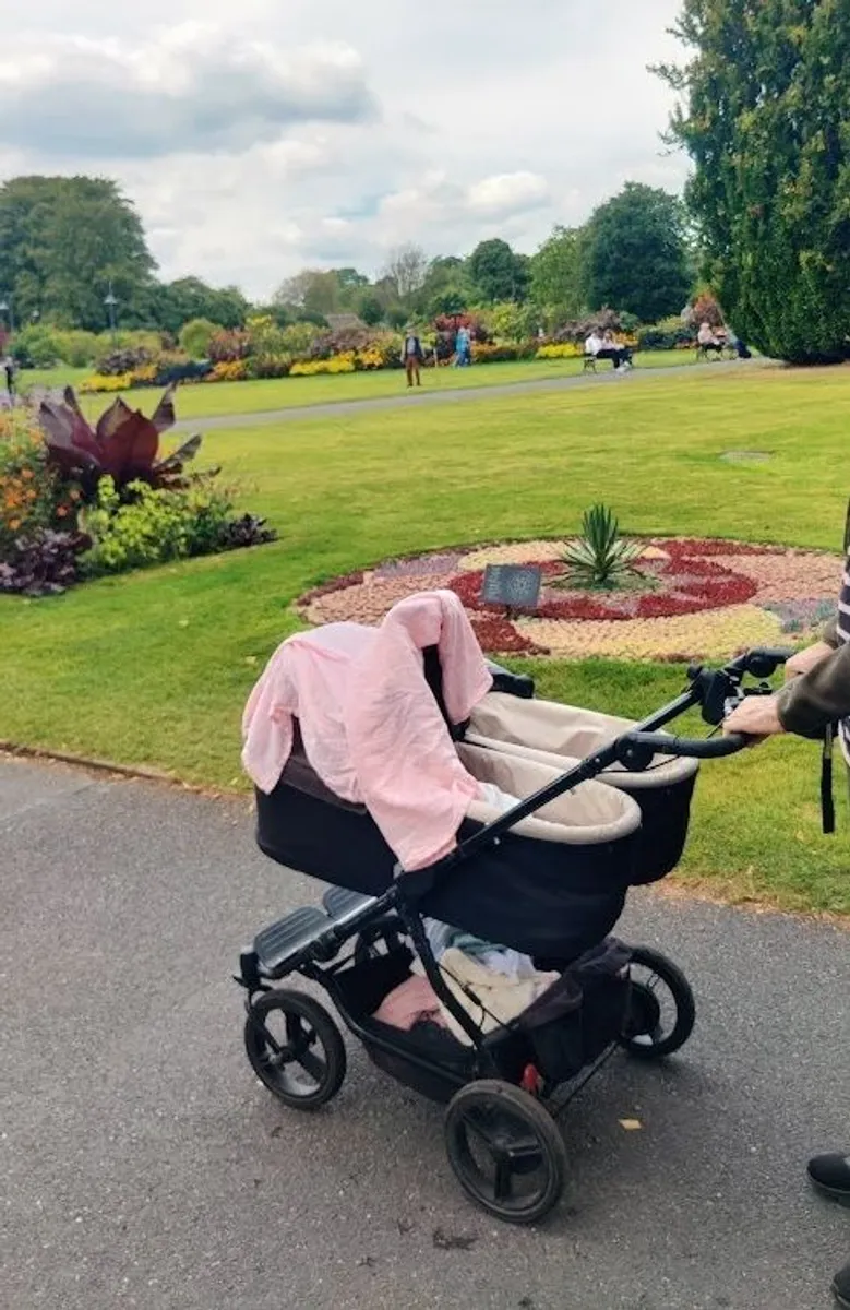 Mountain Buggy Duet Luxury Herringbone Twin Buggy + Carrycots & Car Seats - Image 1