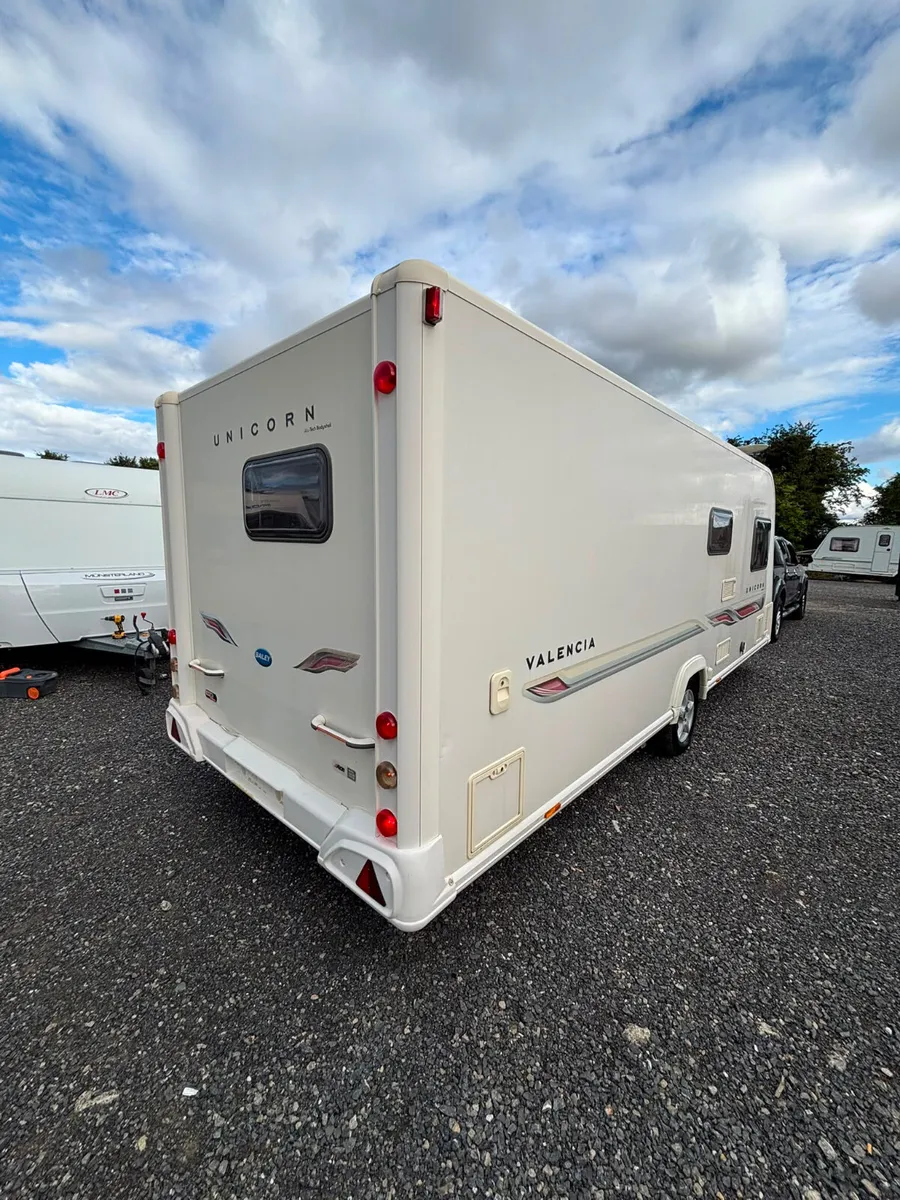 Bailey Unicorn 4 Berth Fixed Bed Caravan - Image 3