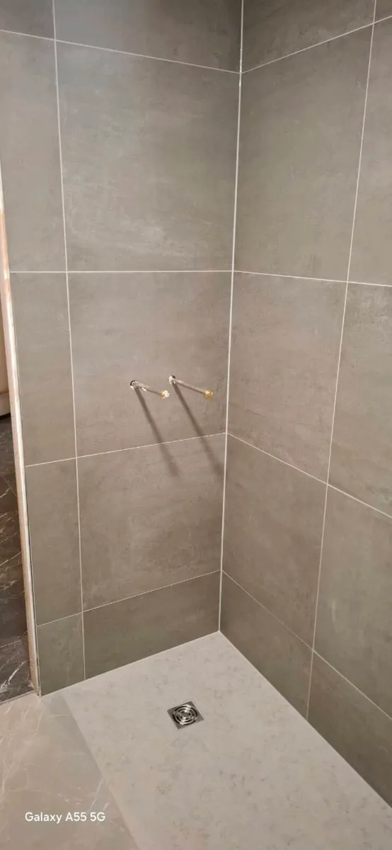 Ceramic Floor Tiles 60x60cm - Image 1
