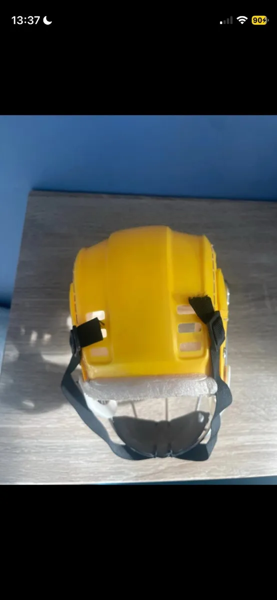 Hurling helmet - Image 2