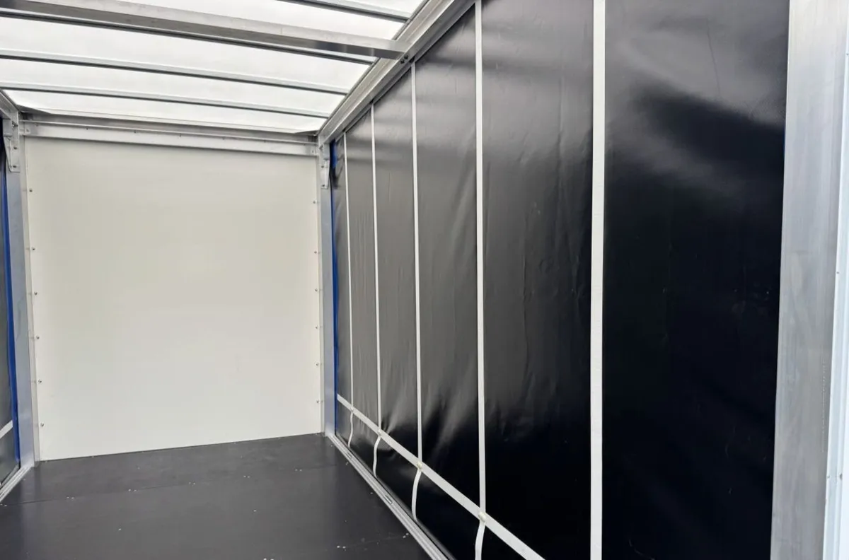 2021 Nissan NV400 CurtainSider Van - Image 4