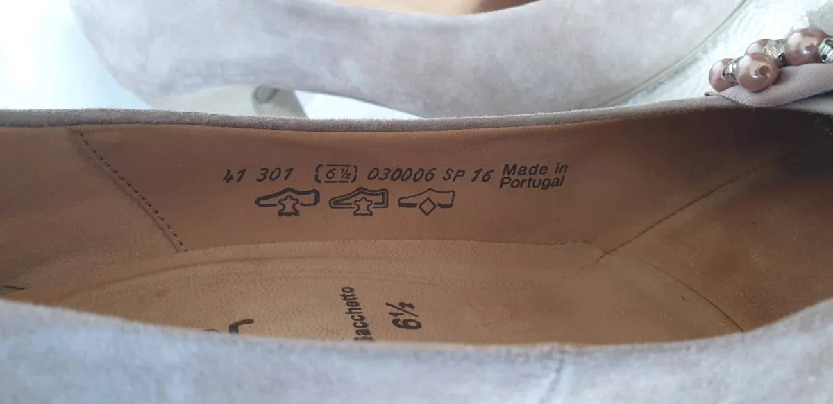 Gabor Sacchetto Beige Shoes w/Floral Detail - Image 4
