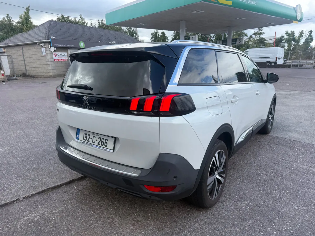 191 Peugeot 5008 small bit of bodywork - Image 4