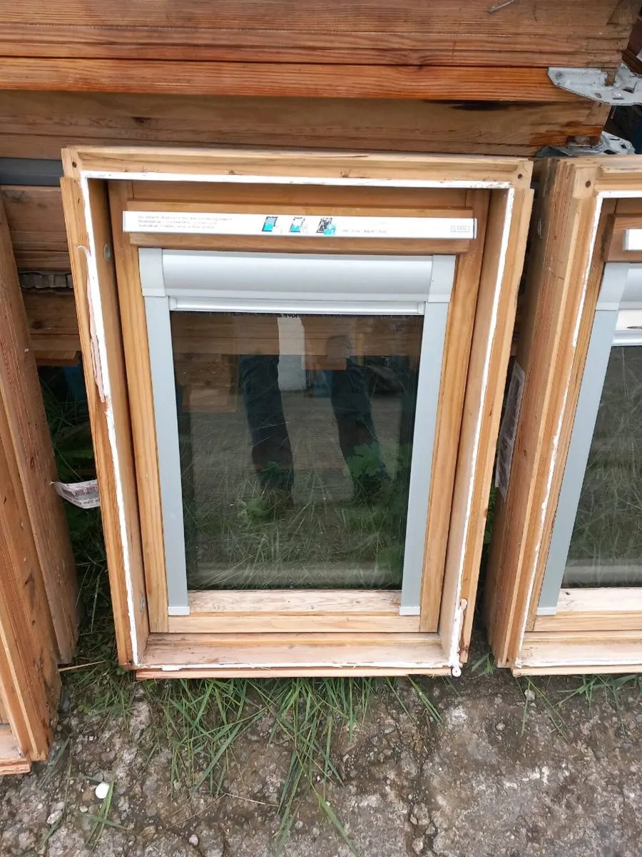 Velux Windows and Flashings. 550x780mm - Image 3
