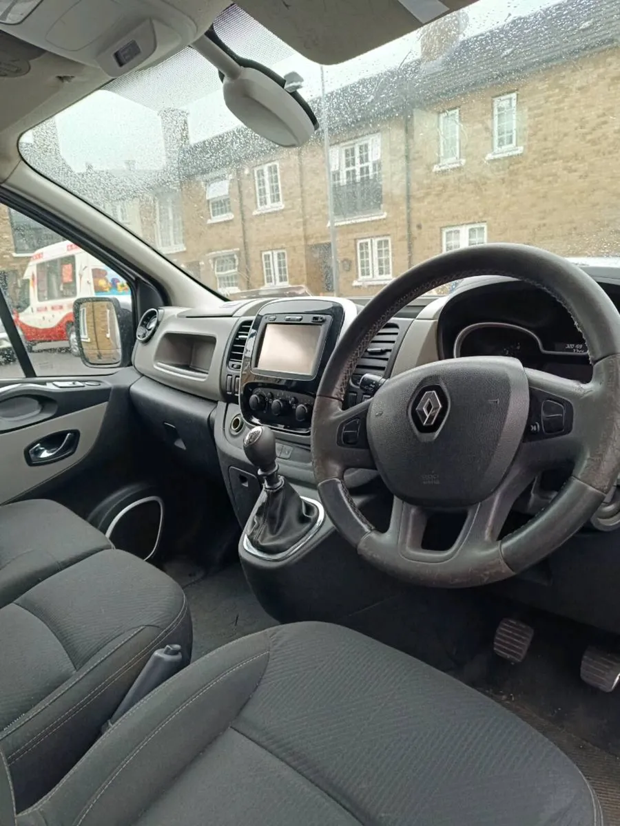 Renault traffic - Image 2