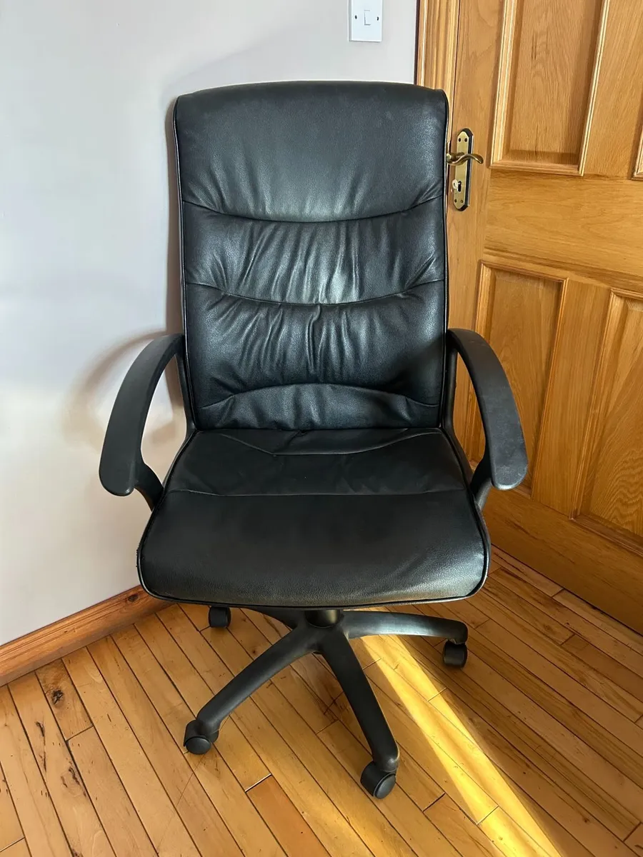 Black Executive Office Chair – Faux Leather - Image 2