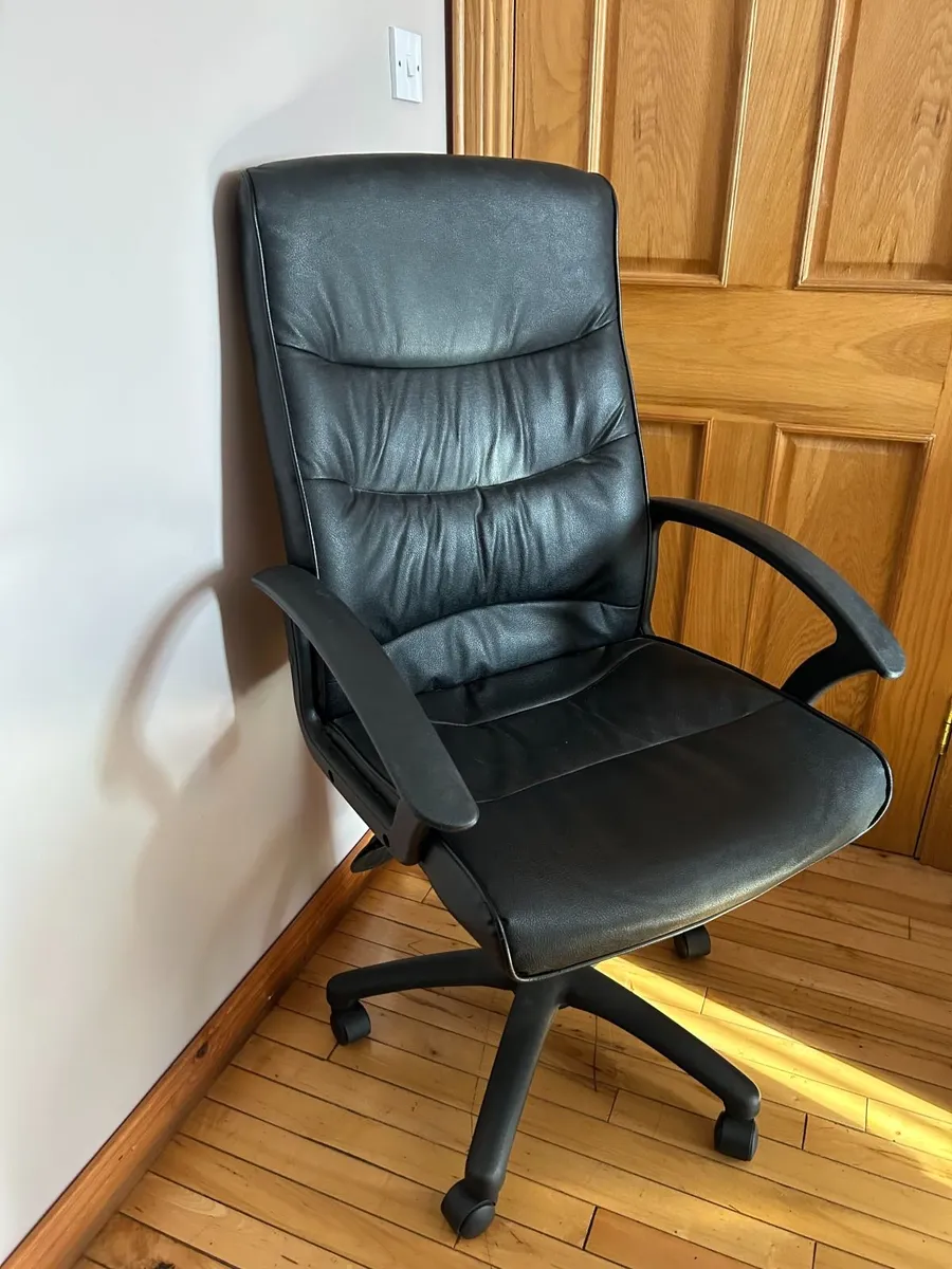 Black Executive Office Chair – Faux Leather - Image 3