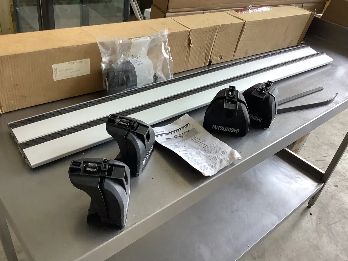 Genuine Mitsubishi Outlander Roofrack new !! - Image 2