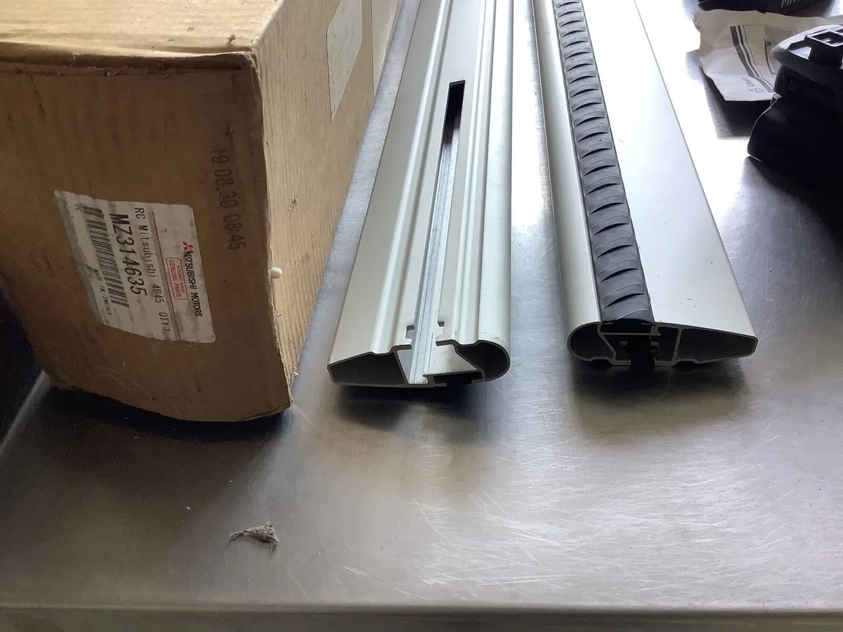 Genuine Mitsubishi Outlander Roofrack new !! - Image 4