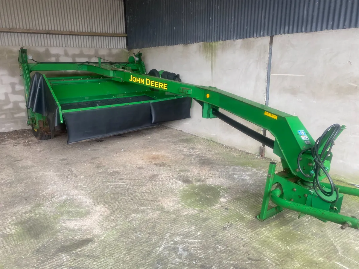 John Deere 530 Mower Conditioner - Image 1