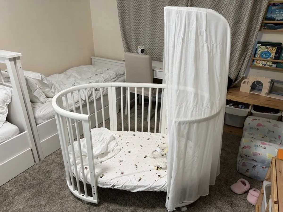 Stokke Sleepi Crib - Image 1