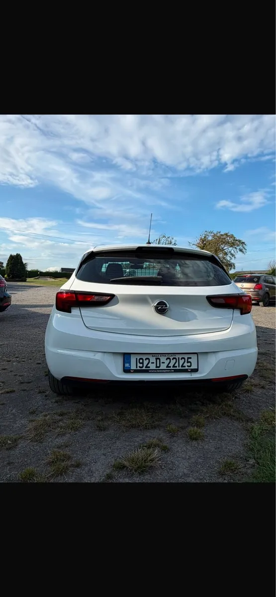Opel Astra 2019 DOE 08/2027 - Image 3