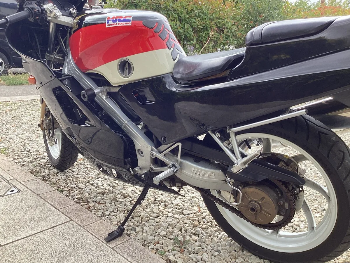 1996 Honda vfr400 nc24 - Image 4