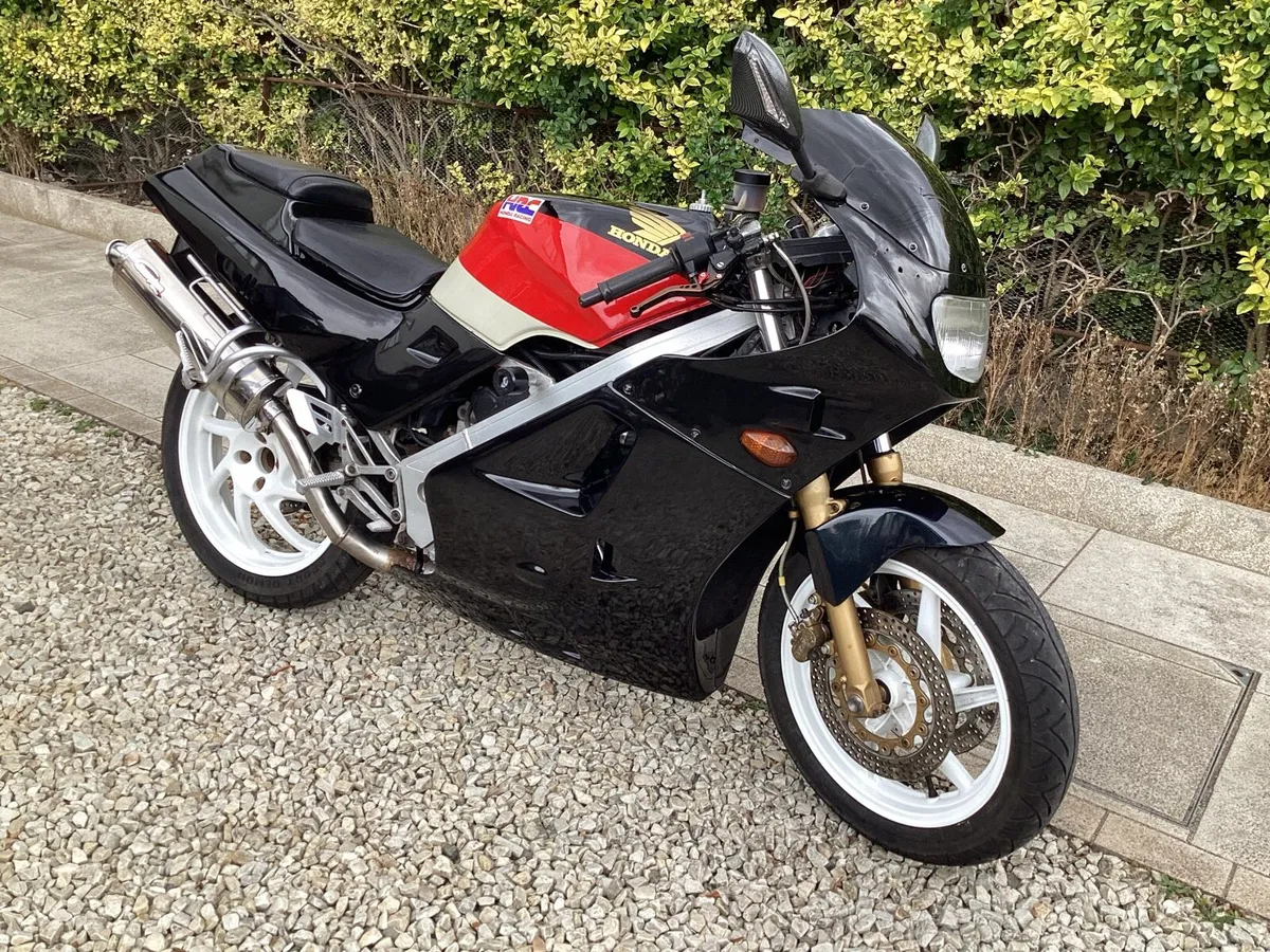 1996 Honda vfr400 nc24 - Image 2