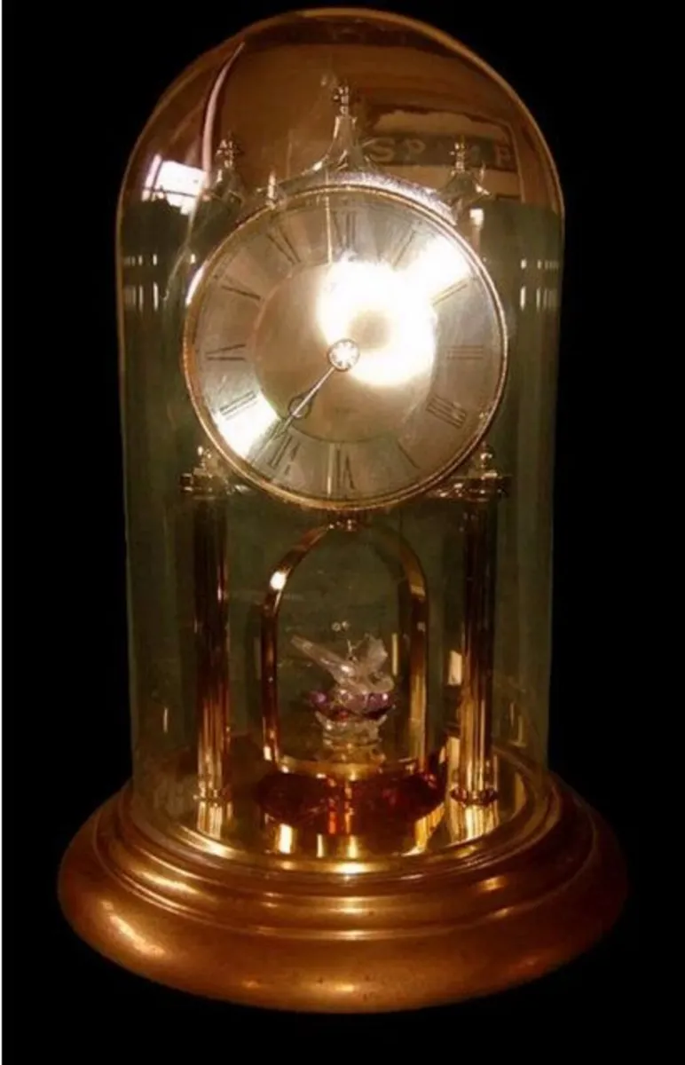 Pristine Vintage Hermle "Butterfly" Dome Clock - Image 4