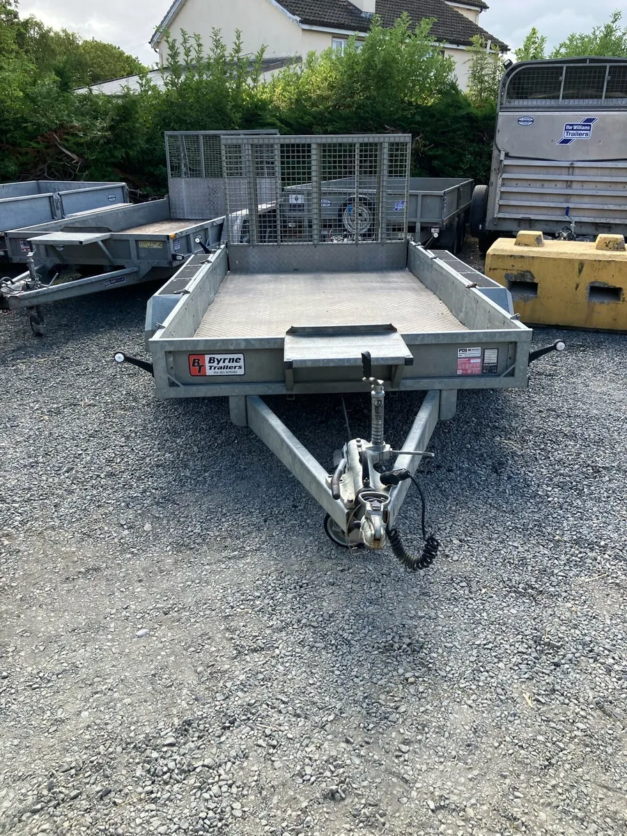 Trailer - Image 1