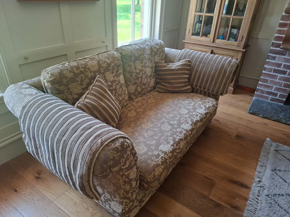 Finline 3 seater and 2 seater counch - Image 3