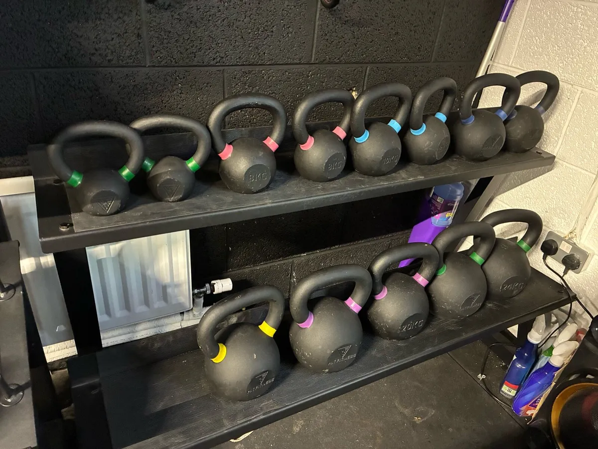 Kettlebell stand and kettlebells 4 to24kg