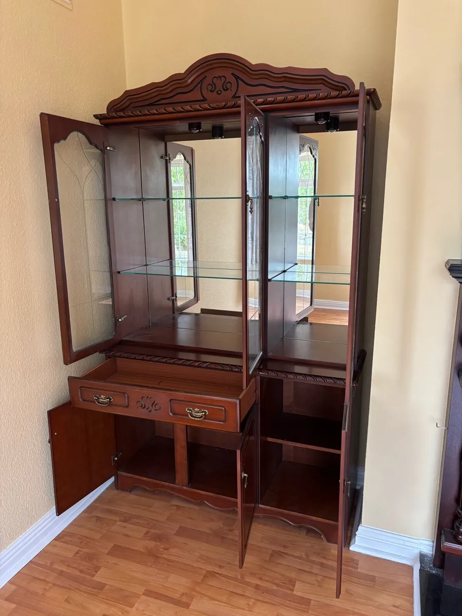 Display cabinets - Image 2