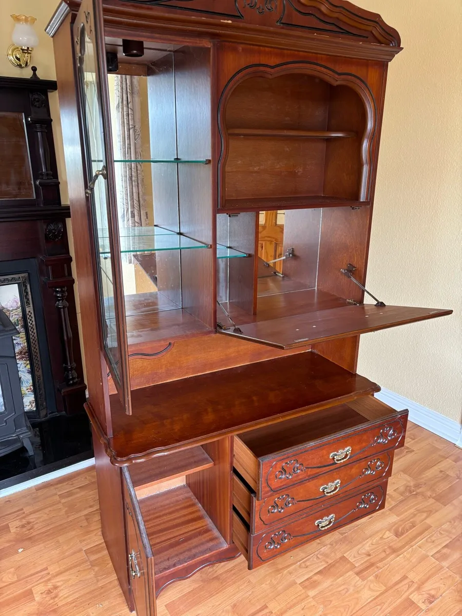 Display cabinets - Image 4