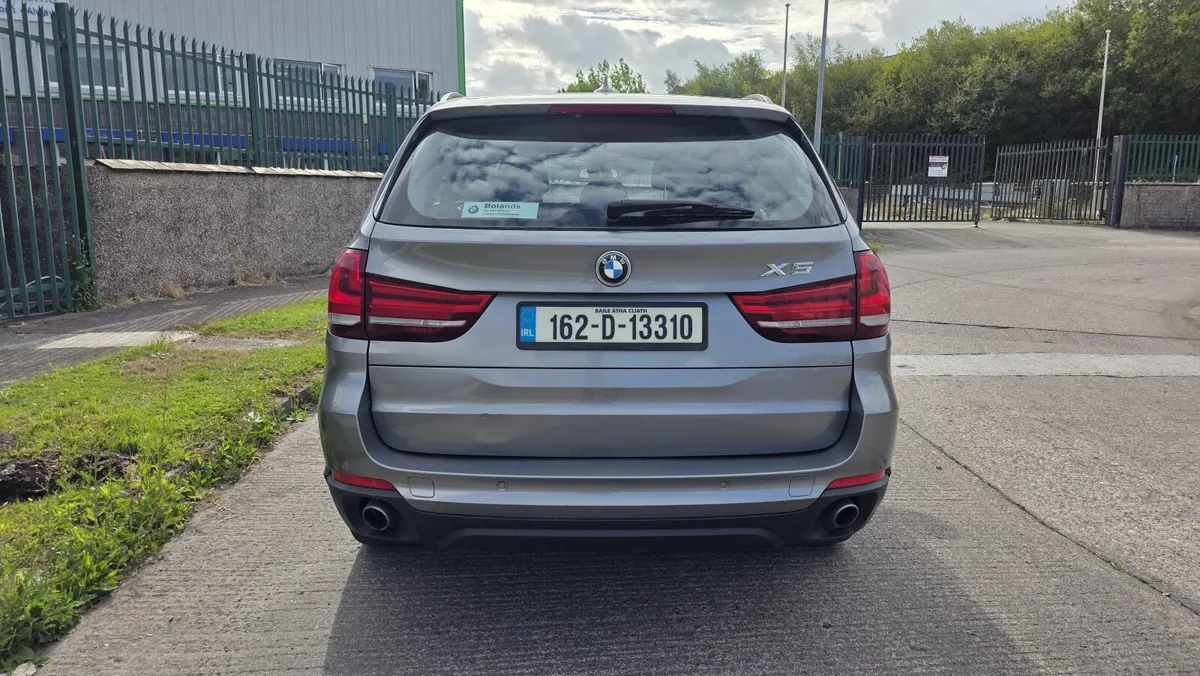 BMW X5 2016 Crew Cab LOW MILAGE - Image 2