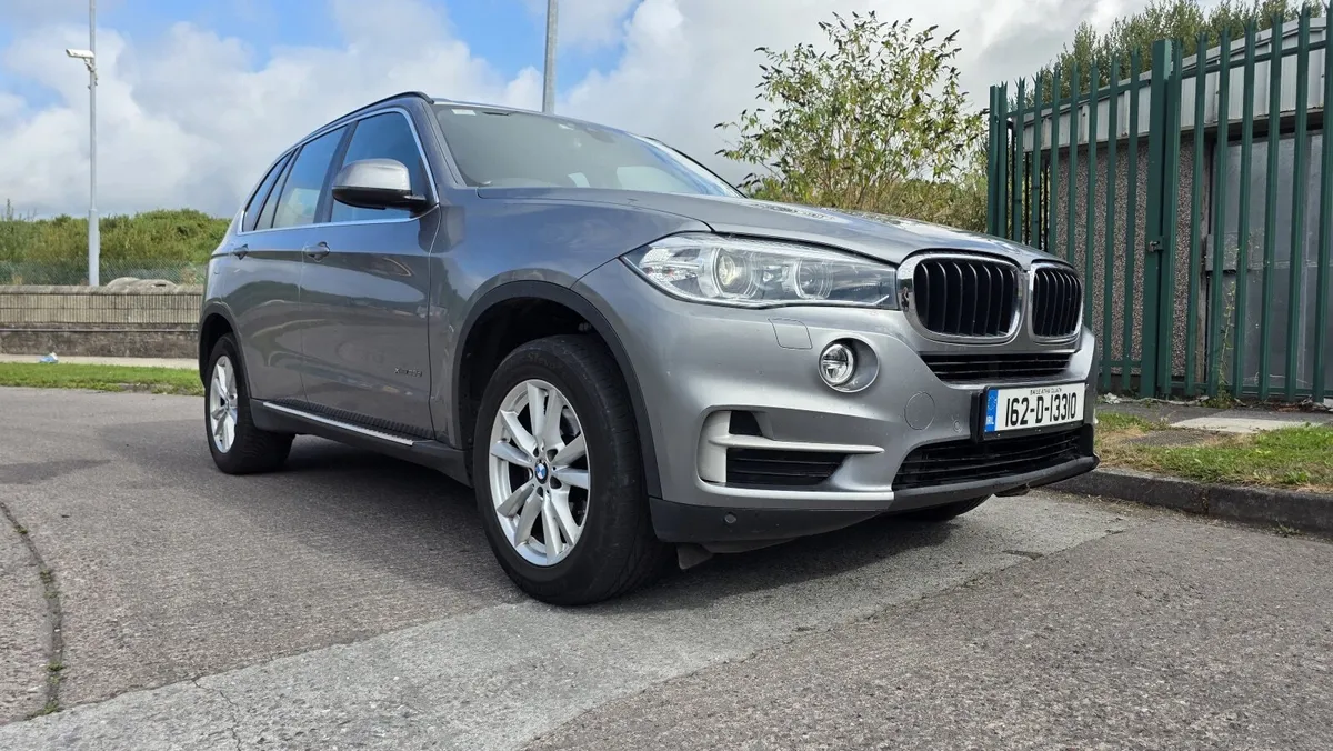 BMW X5 2016 Crew Cab LOW MILAGE - Image 3