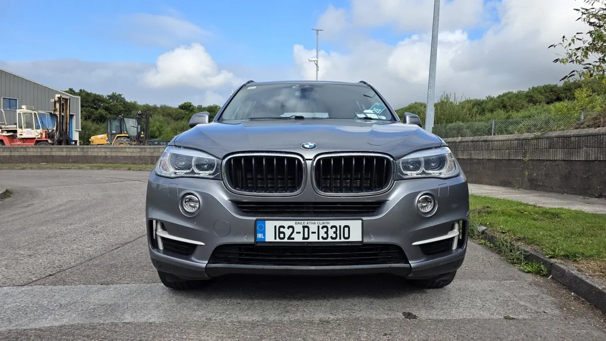 BMW X5 2016 Crew Cab LOW MILAGE - Image 4