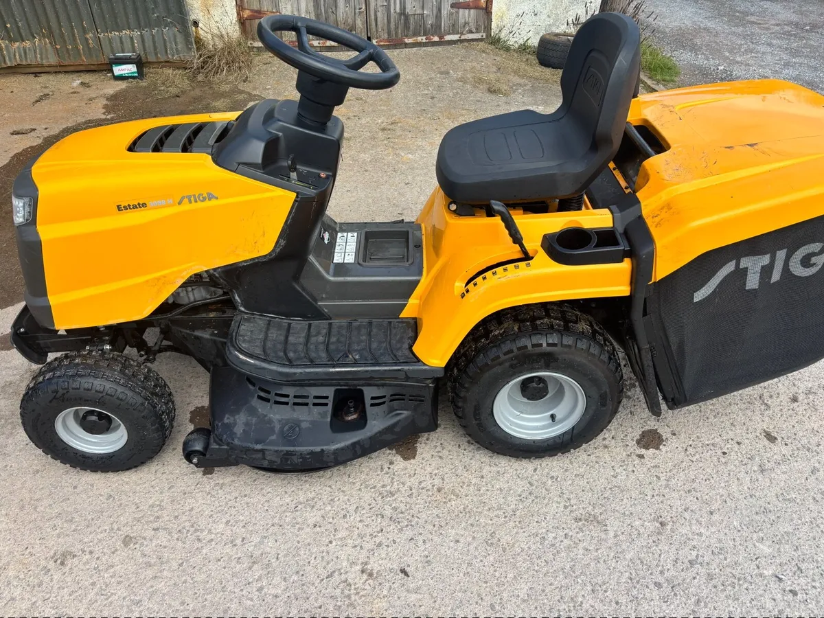 Lawn mower - Image 1
