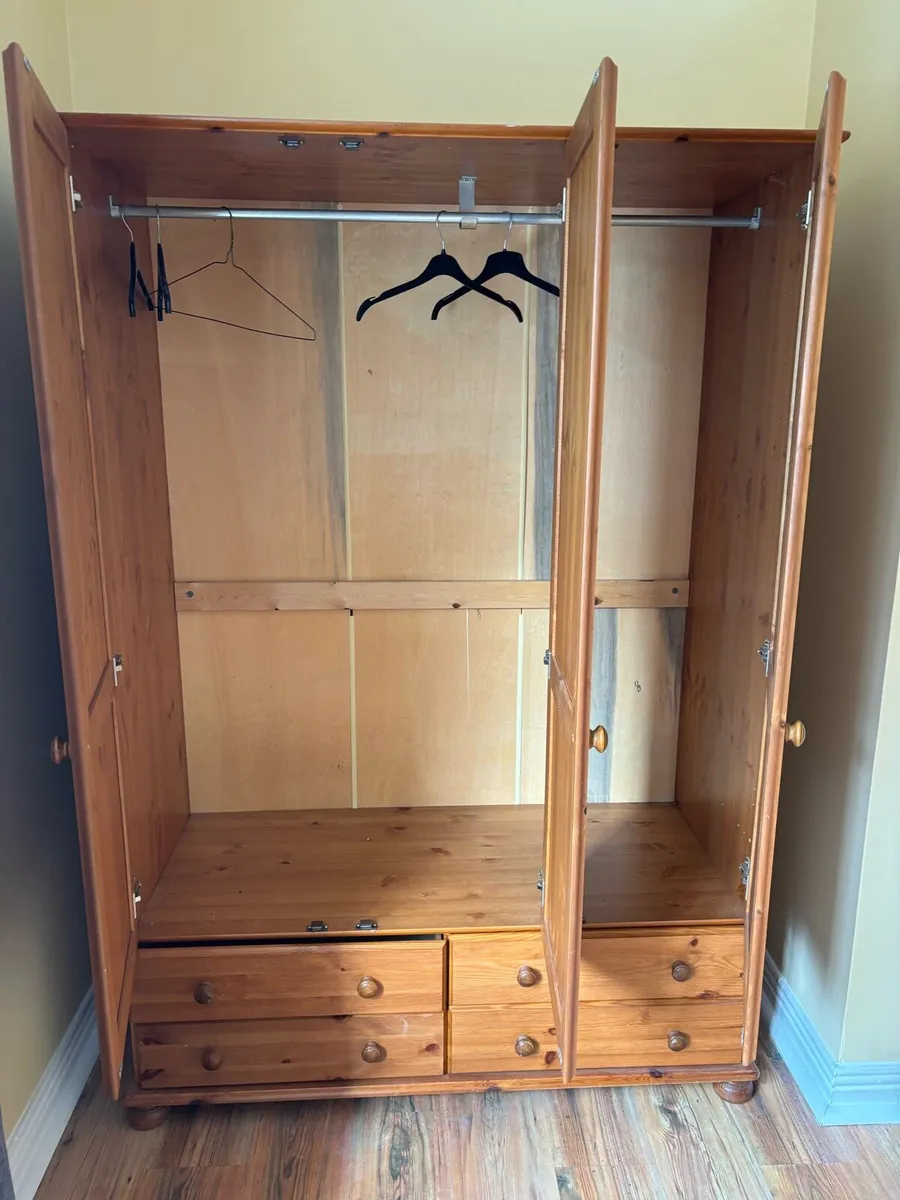 Wardrobes - Image 2