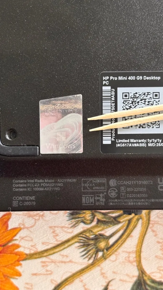 Laptop - Image 4