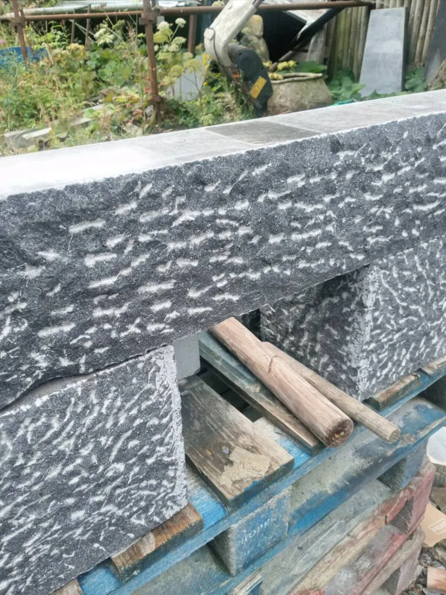 Limestone lintels - Image 2