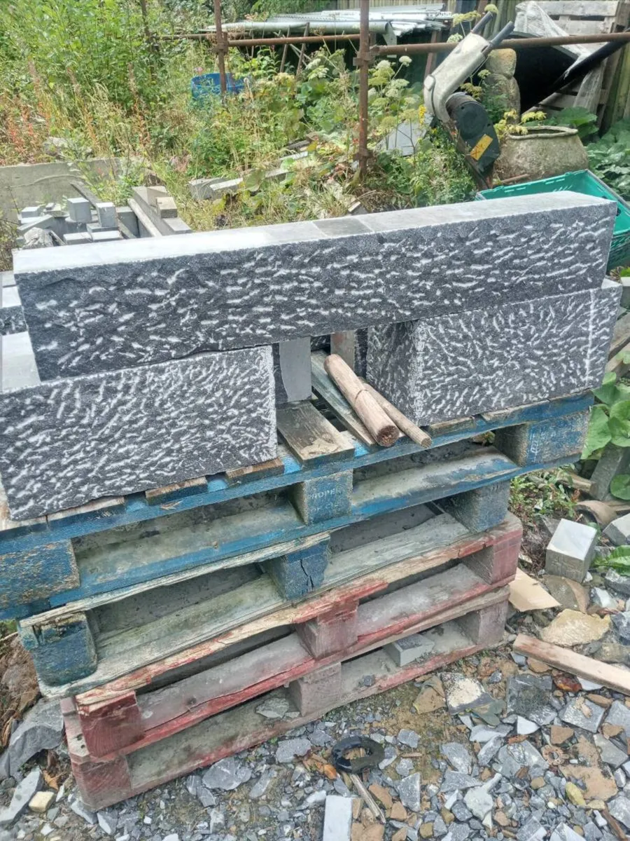 Limestone lintels - Image 1