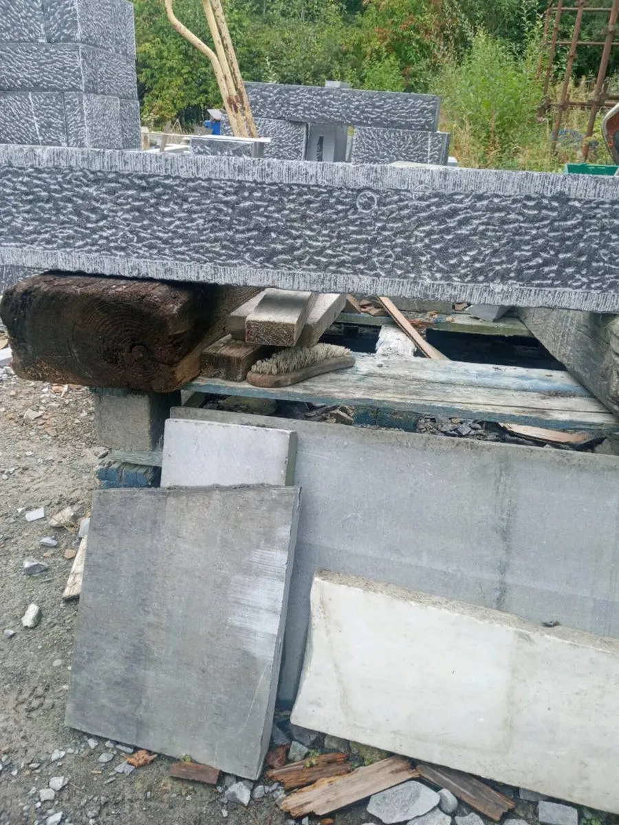 Limestone lintels - Image 4