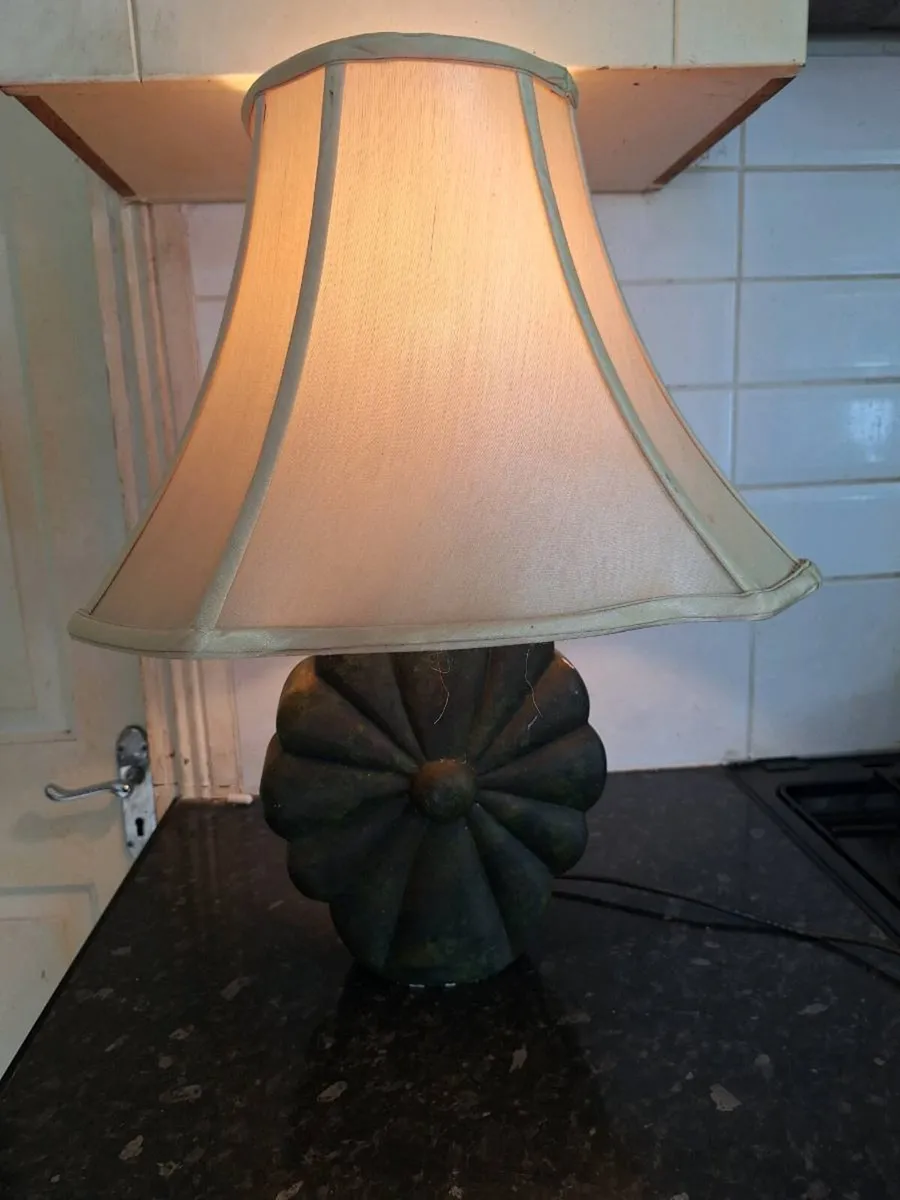 Heavy vintage table lamp - Image 2