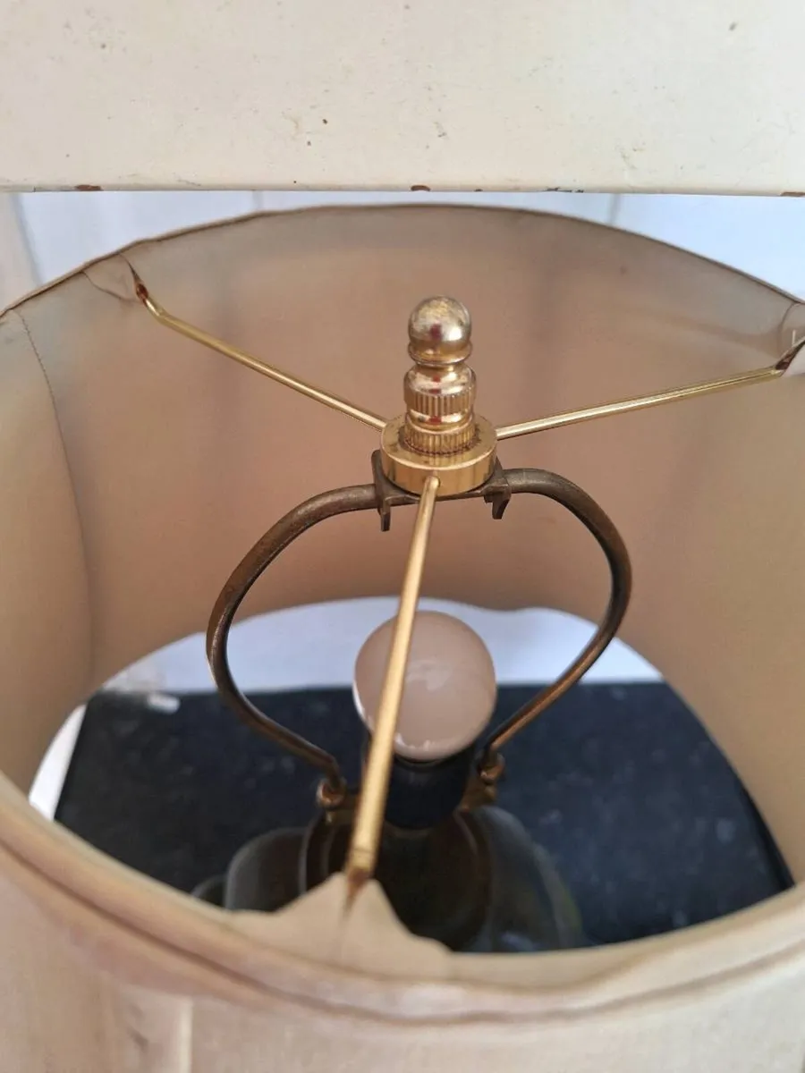 Heavy vintage table lamp - Image 4