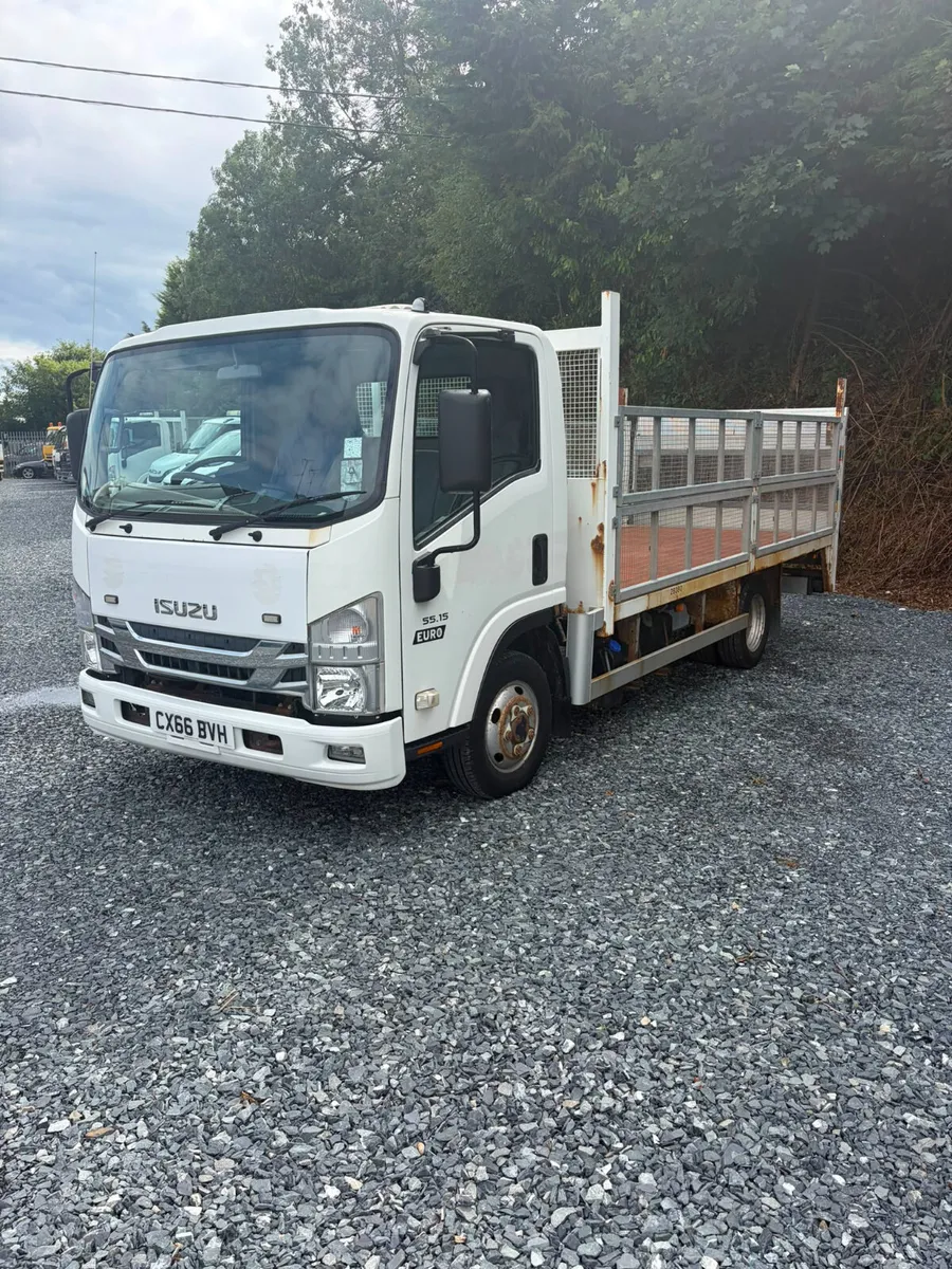 Choice of x2 - 2017 Isuzu Tail Lifts - Image 3