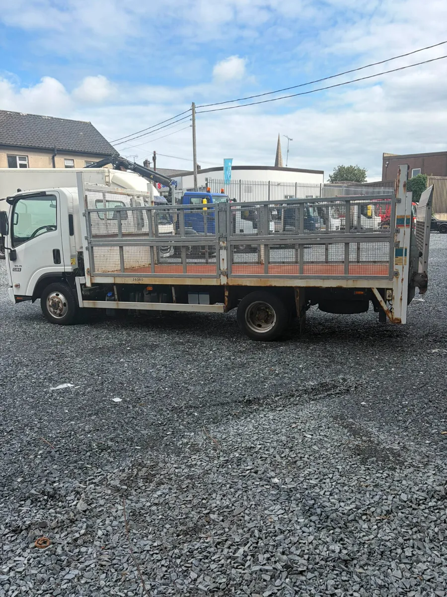 Choice of x2 - 2017 Isuzu Tail Lifts - Image 4