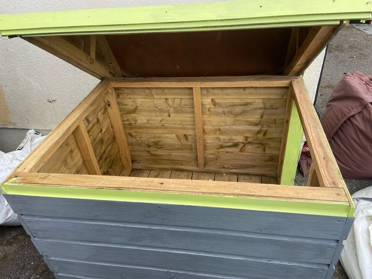 Large Dog Kennel - Image 4