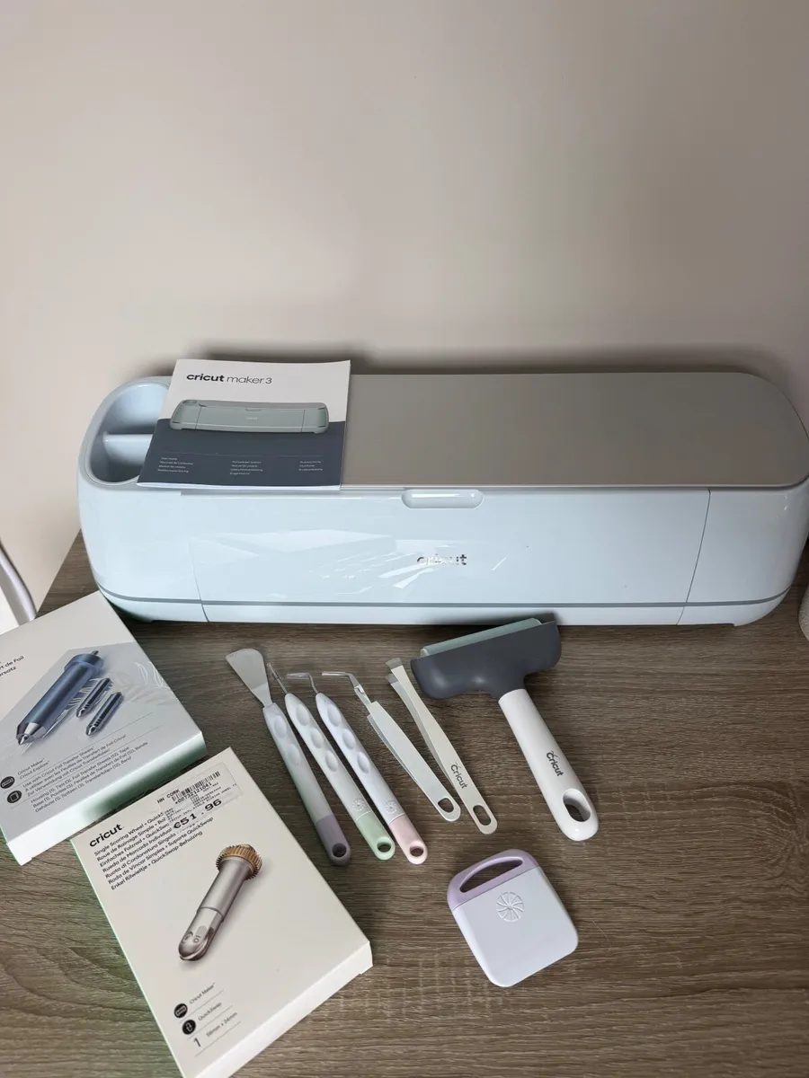 Cricut Maker 3 (with extras) - Image 1