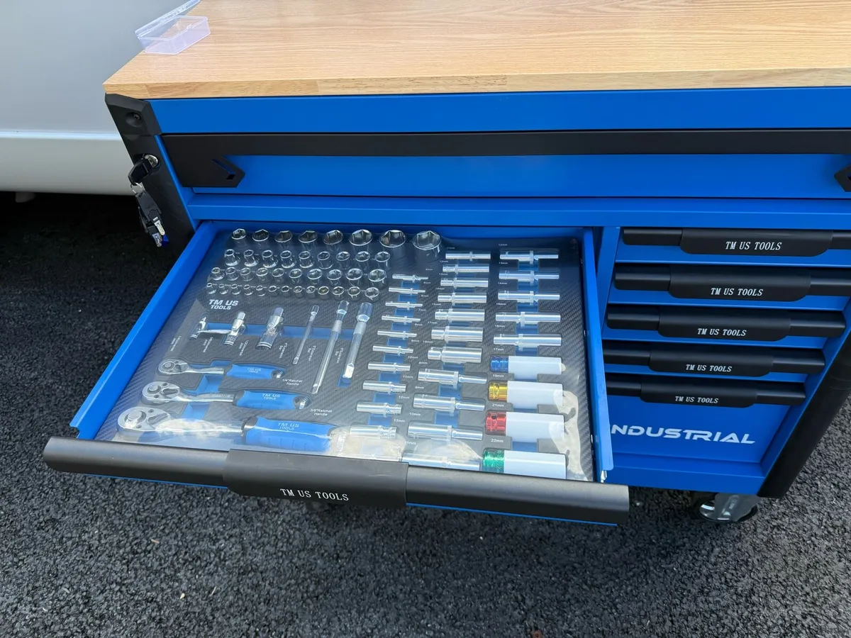 BRAND NEW 12DRAWER TOOL CHEST FULL OF TOOLS - Image 2