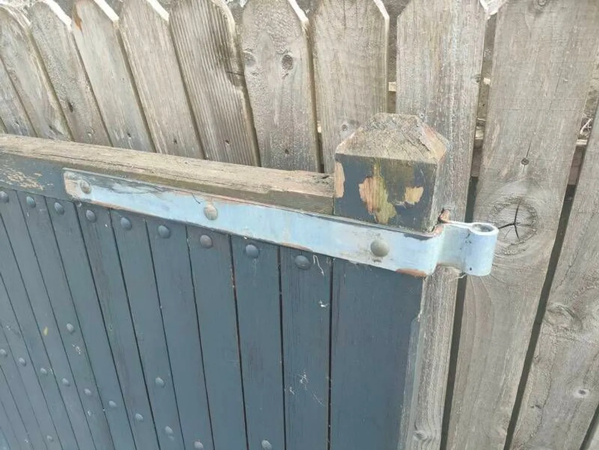 wooden gates - Image 3