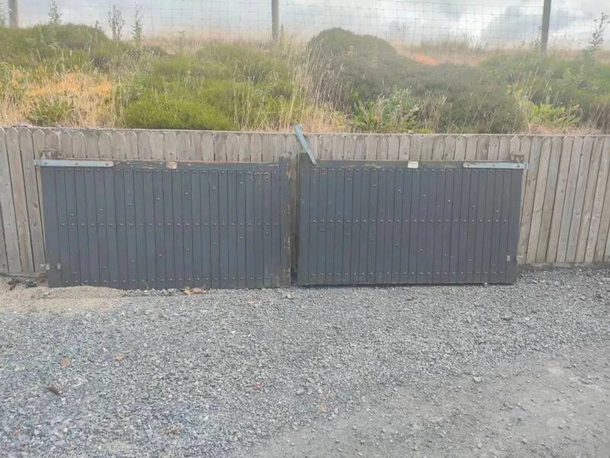 wooden gates - Image 1